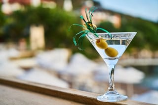 Dry Martini: el Rey de los Cócteles